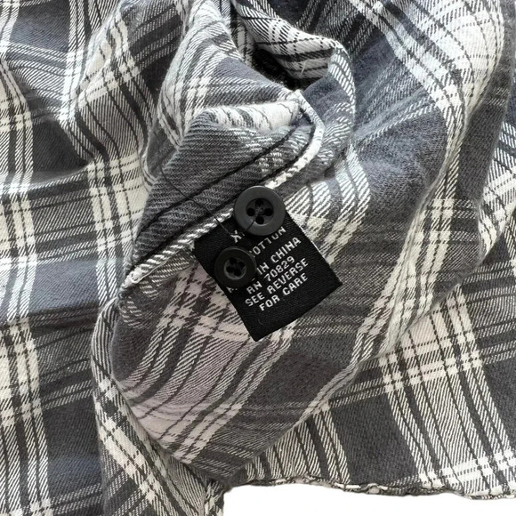 Carbon Black Ombré Plaid Button Down Shirt XL - Picture 6 of 7